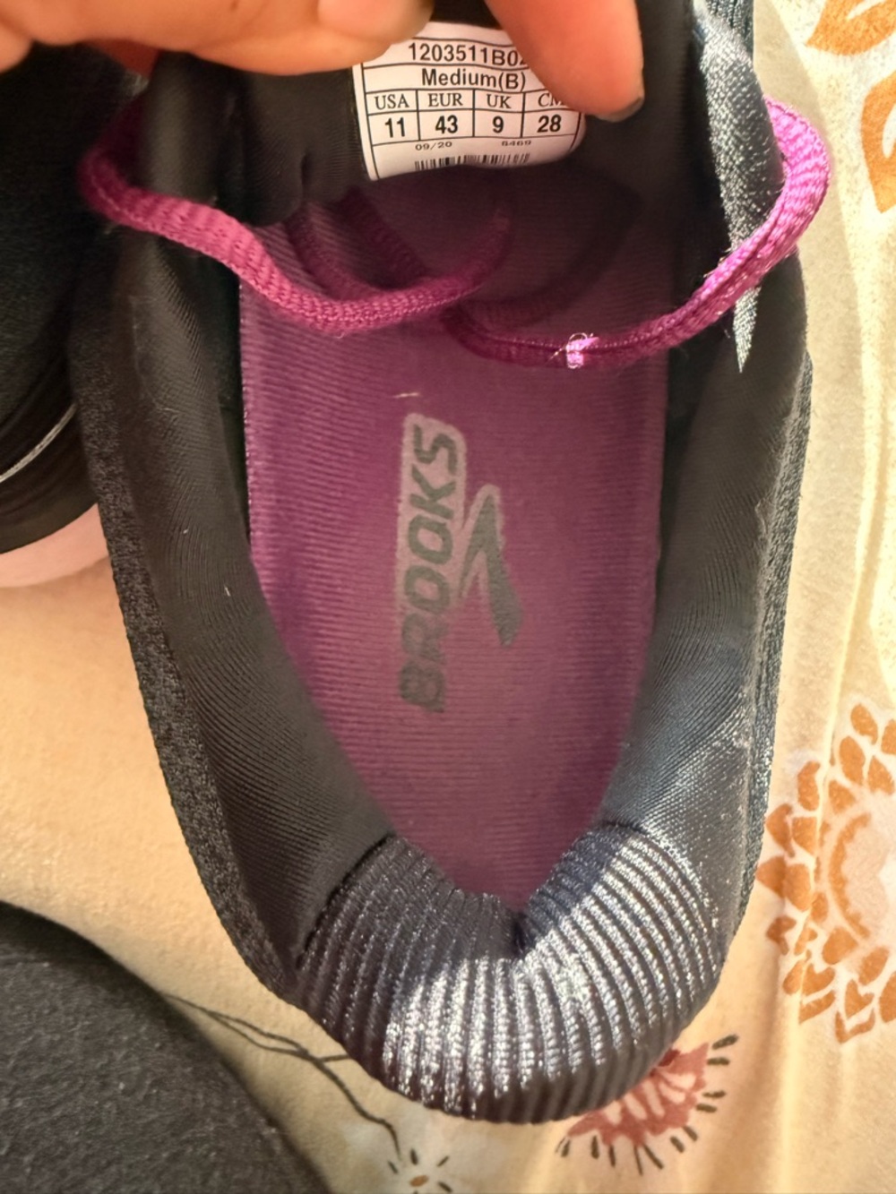Brooks Women's Black and Pink/ Magenta Running Shoes - Picture 13 of 16